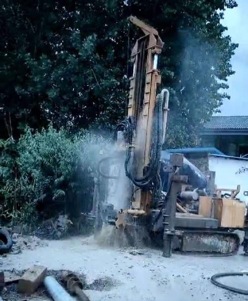 相山区钻岩石井